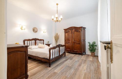 Riquier Apartment | Large Central 2 Bdr & Garage