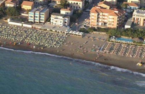 Marina di Castagneto Carducci Apartment | Le Finestre