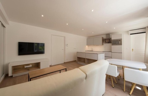 Sainte-Maxime City Centre Apartment | Le Palais de la Mer