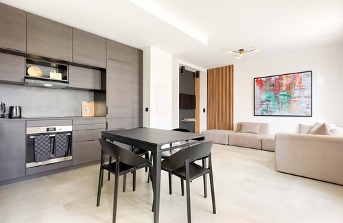 California - Pezou Apartment | Le Riviera