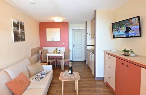 Cap Esterel Apartment | Le Village (E1 208) by Interhome