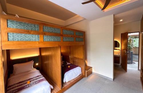 Beraban Hostel | Leafy Riverbank