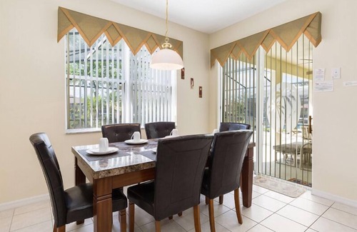 Legacy Park House | ⛱ Legacy Park | Luxury Pool Home | Disney Area ✈