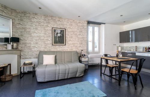 Le Suquet Apartment | Les Suisses Apartment Zentral in der schönen Altstadt von Le Suquet 5 min zum Strand WLAN