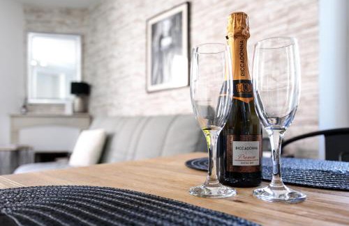 Le Suquet Apartment | Les Suisses Apartment Zentral in der schönen Altstadt von Le Suquet 5 min zum Strand WLAN