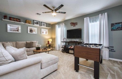 Kissimmee Villa | Lovely 6B Home with Private Pool & Spa Near Disney