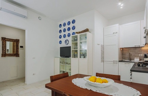 Viareggio Apartment | Lovely apartment for 5 people with A/C, TV and terrace
