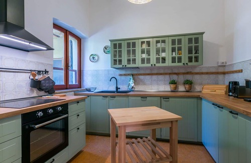 Volterra Apartment | Lovely apartment for 7 people with WIFI and patio