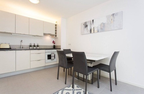 Antibes City Centre Apartment | Lovely flat with terrace , parking, wifi, AC - 4 people in the heart of old town