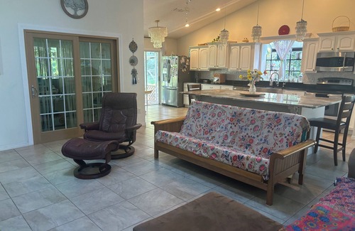 Mariner's VIllage House | Lovely Lake House with Jacuzzi 30 min from Disney