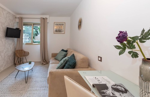 Juan-les-Pins Apartment | Lovely Riviera 2F - One Bedroom Apartment, Sleeps 4