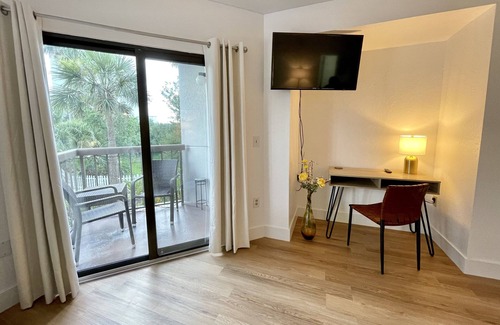 Southwest Orlando Condo | Lovely Studio In The Heart Of Orlando!