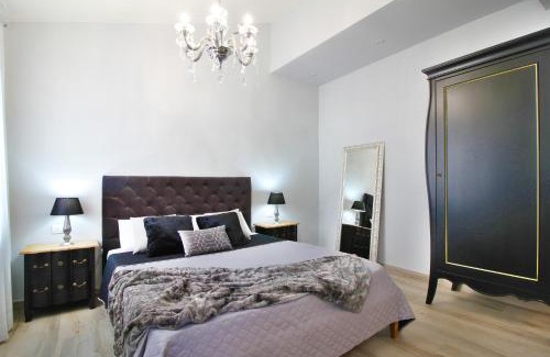 Lucca Historical Center House | LUCCA IN CHIC - No Ztl, Free Parking, Priv Bath, Old City 550m