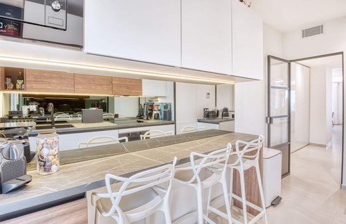 Cagnes-sur-Mer Apartment | Luxurious 3BR apartment with stunning sea views, pool, tennis & prime location