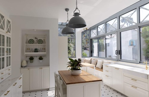 California - Pezou Villa | Luxurious 6-bedroom seafront villa with swimming pool near Cannes