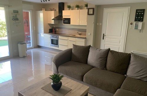 Antibes Apartment | Luxurious Beach Apartment, Juan Les Pins