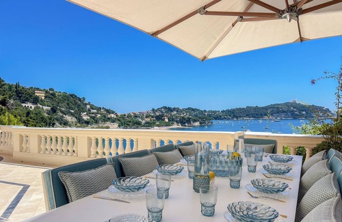Villefranche-sur-Mer Villa | Luxurious Villa with sea view- swimming pool- close to the sea- garage - garden