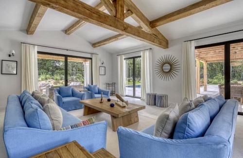 Saint-Tropez Villa | Luxurious Villa facing the Baie des Canebiers