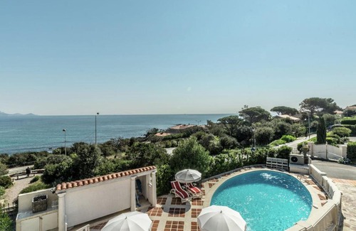 Les Issambres Villa | Luxurious Villa in Les Issambres with Jacuzzi