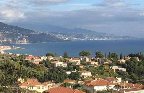 Roquebrune-Cap-Martin Apartment | Luxury apartment, top floor, sea view.