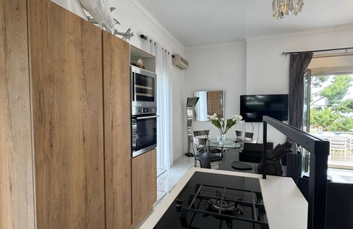 Beaulieu-sur-Mer House | Luxury one large bedrom flat with large sea view.