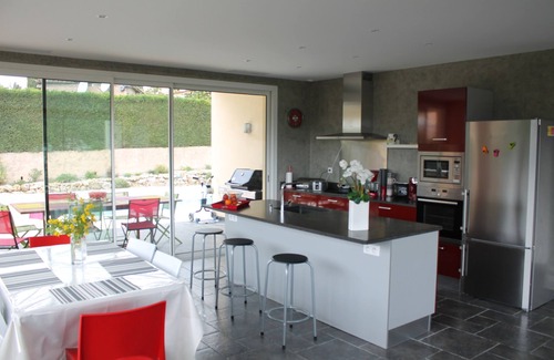 Mougins Villa | MAGNIFICENT VILLA IN PEACE IN THE PRIVATE POOL andwith RETRO COAST OF CANNES