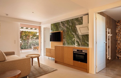 Cannes Hotel | Maison Carla Rosa
