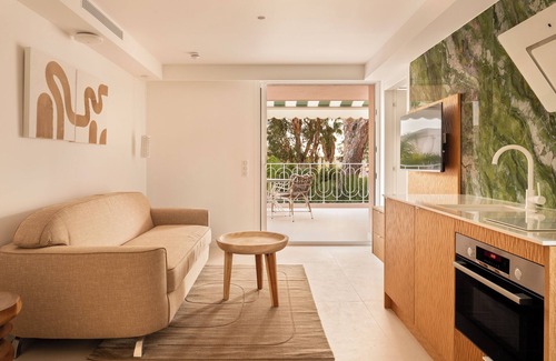 Cannes Hotel | Maison Carla Rosa