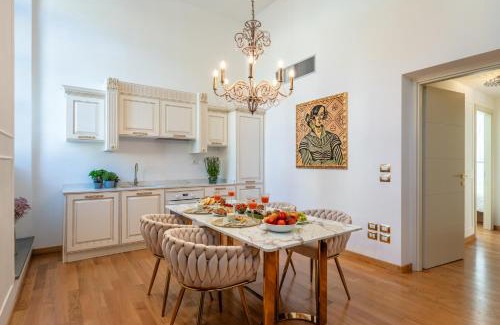 Lucca Historical Center House | Maison Mirò with private parking