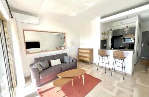 Villeneuve Loubet Beach Apartment | Marina Baie studio vue mer et jardin avec clim
