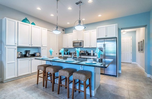 Davenport House | Minutes to Disney! Private Heated Pool | Themed Rooms | End-Unit Townhome in Festival Resort