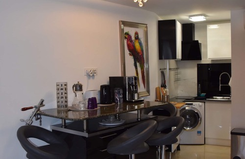 Cannes City Centre Apartment | Modern Apartment few meters up from Café Roma