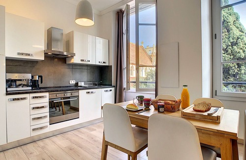 Carre d'Or Apartment | N&J - COTE JARDIN - Central - Close sea