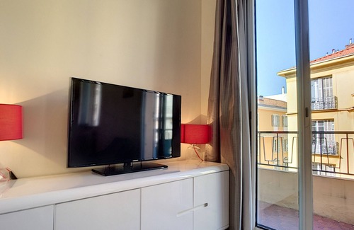 Carre d'Or Apartment | N&J - COTE PIETONNE - Central - Very close sea