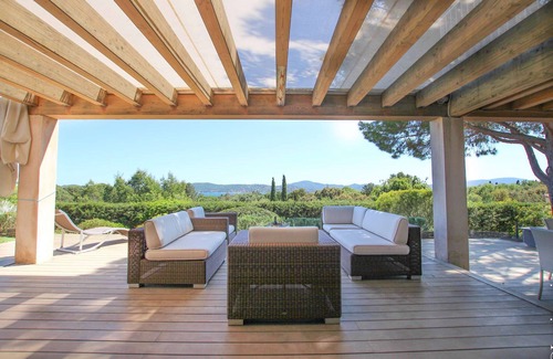 Sainte-Maxime - Saint-Tropez House | Near the beach, villa 8 persons with a pool and air-conditioned bedrooms.