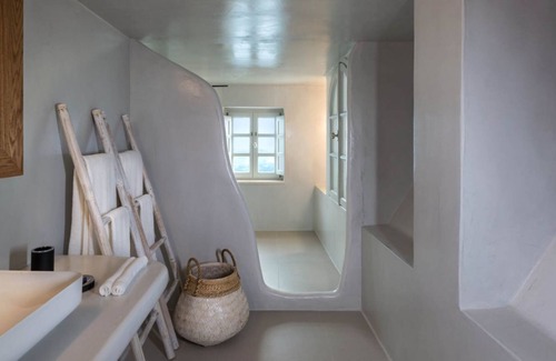 Fira Apartment | Nefeles Junior Suite + Senior Suite by Fantasia Villas