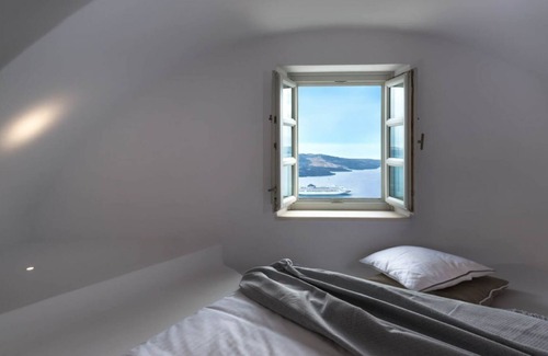 Fira Apartment | Nefeles Junior Suite + Senior Suite by Fantasia Villas