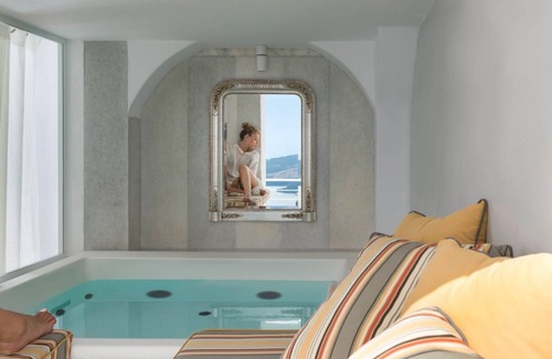 Fira Apartment | Nefeles Superior Cave Suite + Senior Suite by Fantasia Villas