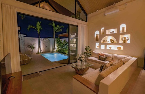 Umalas Villa | NEW! Beautiful Romantic AC Living Private 1BR Villa With Pool Near Berawa Canggu