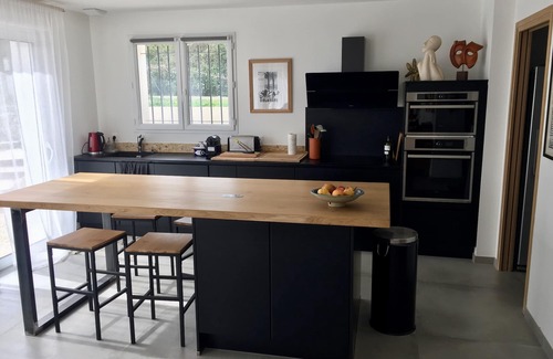 Vence House | New house with swimming pool and large outdoor terrace.