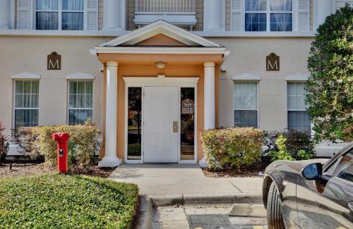 Reunion Apartment | New In The Market 3bd Apartment With Wide View!
