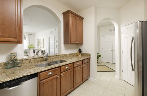 Williamsburg Apartment | New Lakefront - 3 Bedroom/2 Bath - International Dr, Convention Center-Caribbean