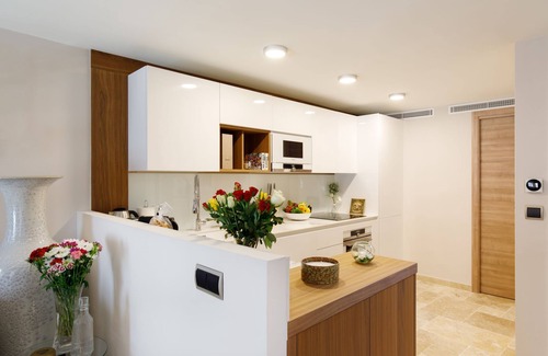 Antibes Old Town House | 🌞 NEW 🏖️ - Luxury Townhouse 1500 sqf with 1st row Sea View Terrace 🌅
