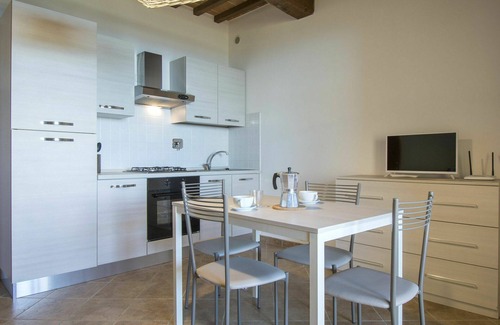 Castellina Marittima Apartment | Nice apartment for 4 people with pool, TV, terrace and pets allowed