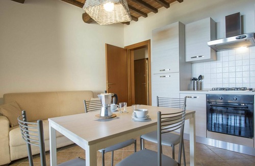 Castellina Marittima Apartment | Nice apartment for 4 people with pool, TV, terrace and pets allowed