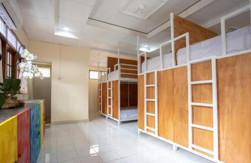 Sampalan Hostel | Nushe Hostel & Room