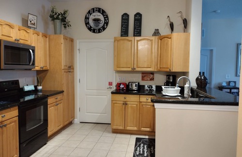 Kissimmee Condo | *OCT 11-18 SALE*! 5 STAR REVIEWS! GREAT PRICES &LOCATION!FREE WIFI & PARKING!