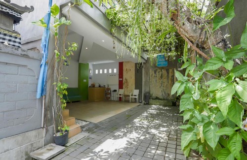 Padangsambian Klod Hotel | OYO 3852 Valomia Guest House