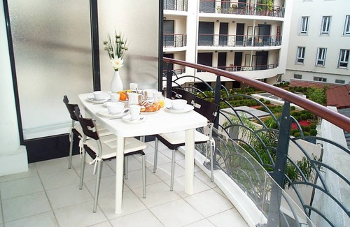 Jean-Medecin Apartment | PALAIS LIBERTE II, Apartment with terrace, near the city center by RIVIERA HOLIDAY HOMES