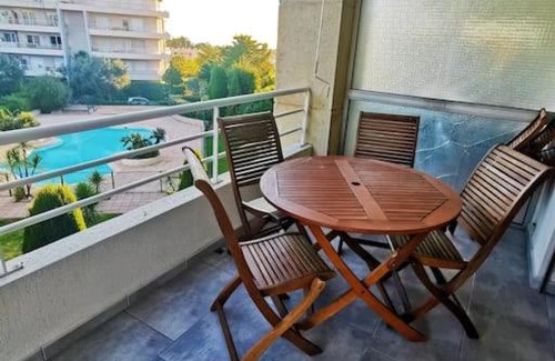 Saint-Laurent-du-Var Apartment | PARC DES ROSES SUPERBE APPARTEMENT AVEC PISCINE